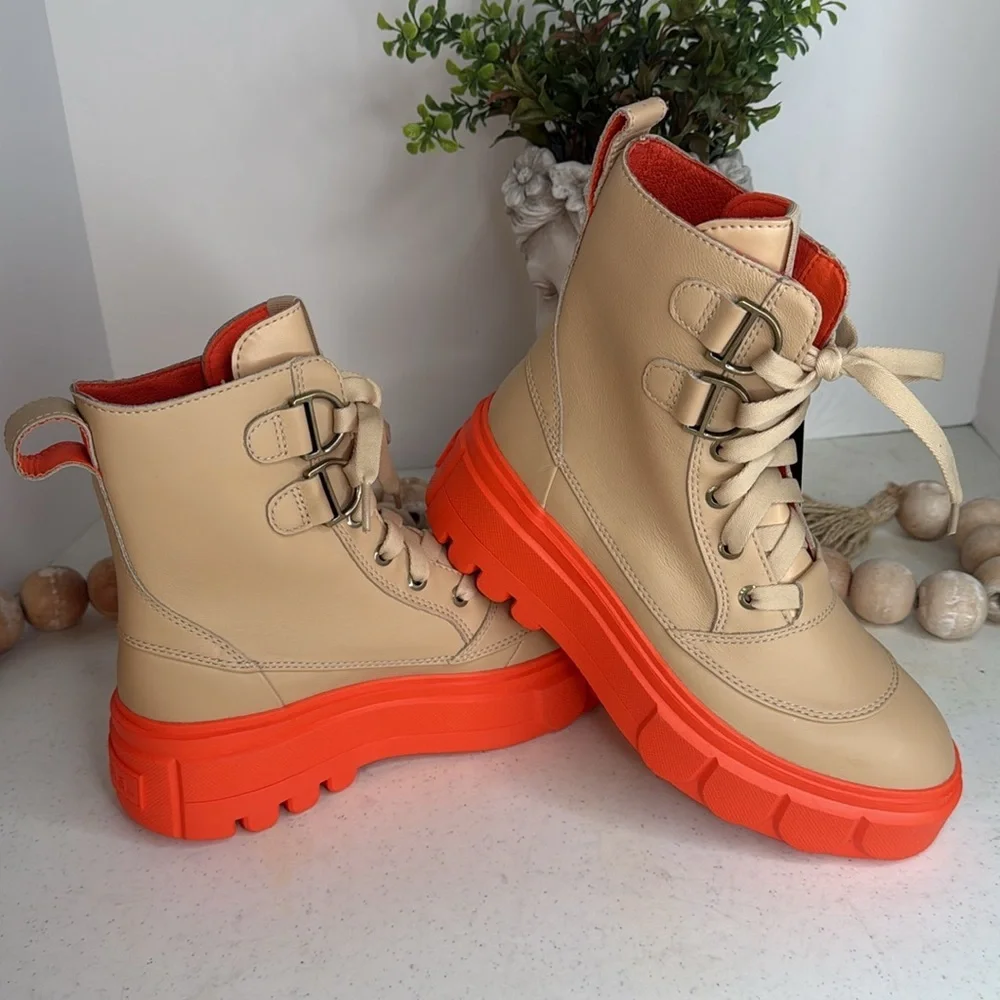 Sorel outsole heel lace